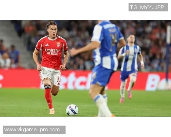 西甲赛场惊现冷门AC米兰大胜本菲卡引发转会热议