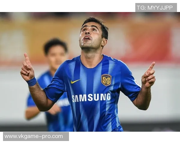 中超赛场惊现冷门曼联3-0战胜AC米兰帽子戏法引发全场狂欢