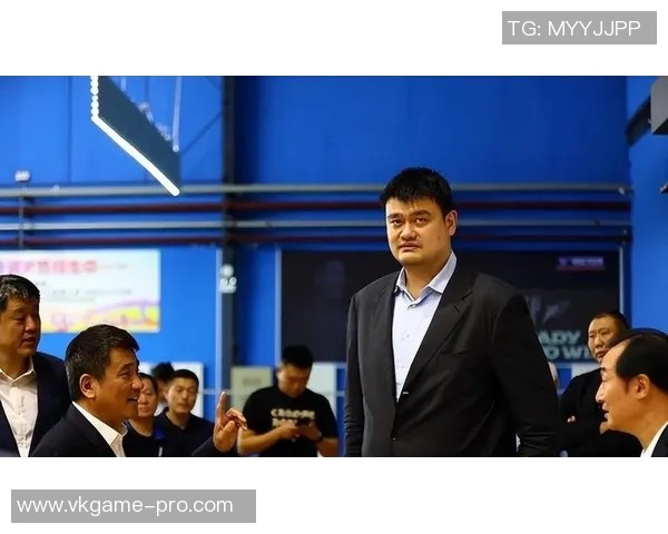 姚明现场献唱引发热议球场巨星展现音乐才华与魅力