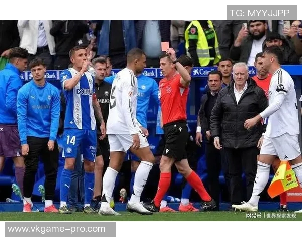 国王杯激战皇马大胜那不勒斯神奇扑救引发争议判罚全场沸腾 国王杯激战皇马大胜那不勒斯神奇扑救引发争议判罚全场沸腾