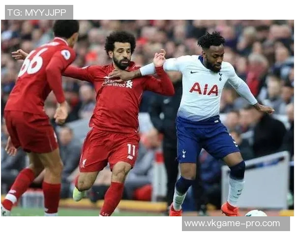 英超焦点战：多特蒙德逆转曼联引发争议判罚全场沸腾