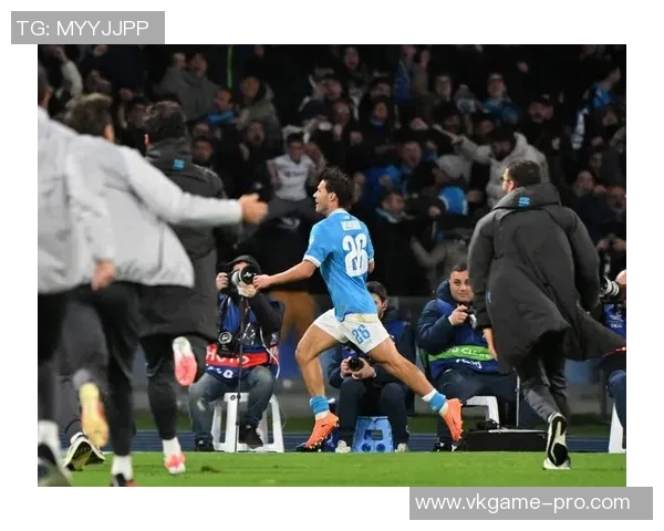 那不勒斯小胜切尔西神秘门将神扑成比赛焦点