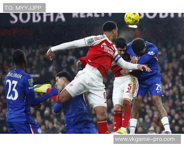 西甲经典对决AC米兰与巴萨激战成平局红牌事件引发全场热议